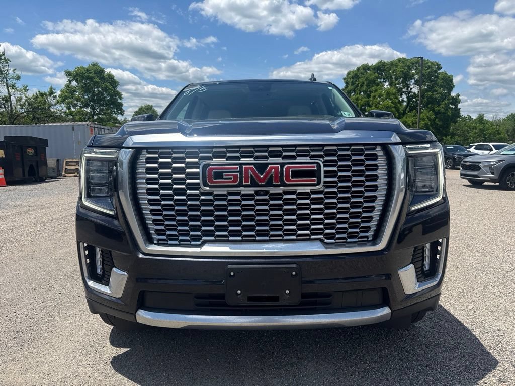 Used 2023 GMC Yukon Denali AWD/4WD image 3