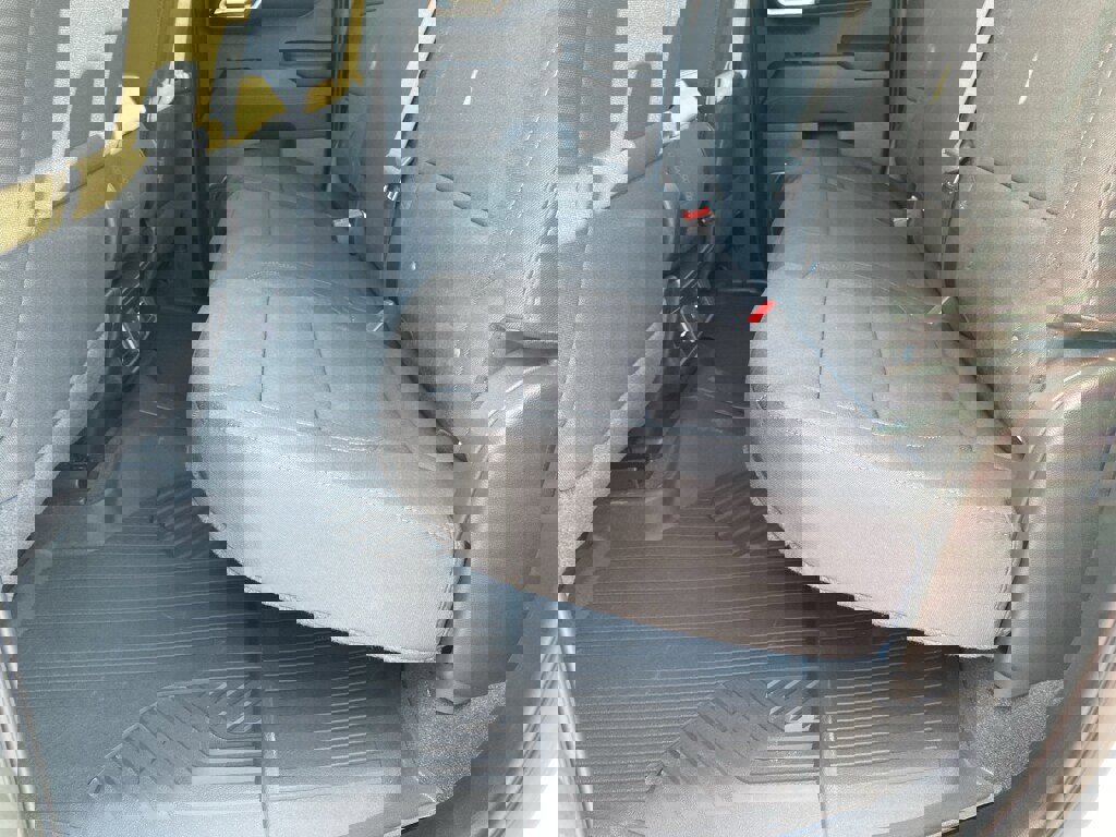 Used 2025 Chevrolet Silverado 1500 LT image 10