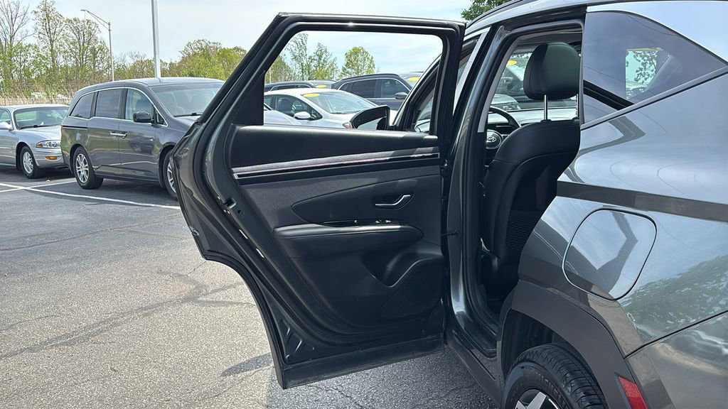 Used 2023 Hyundai Tucson Limited AWD/4WD image 25