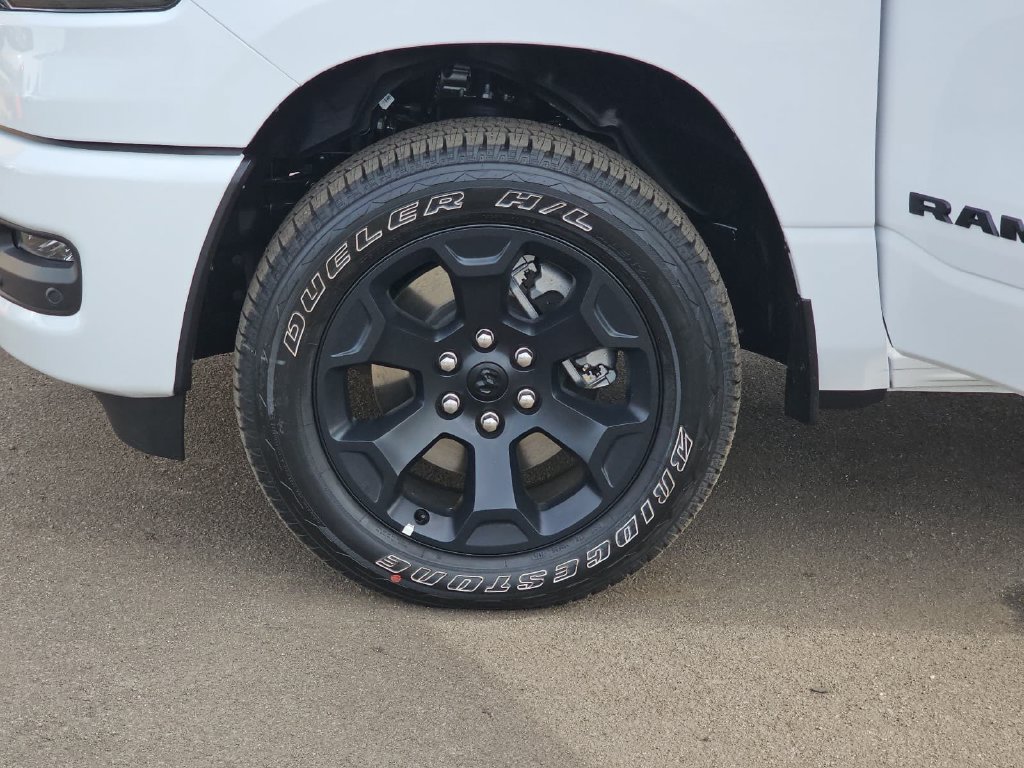New 2026 RAM 1500 Express AWD/4WD image 35