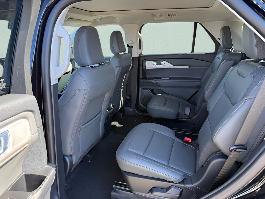 New 2026 Ford Explorer Active w/ Active Comfort Package AWD/4WD image 7