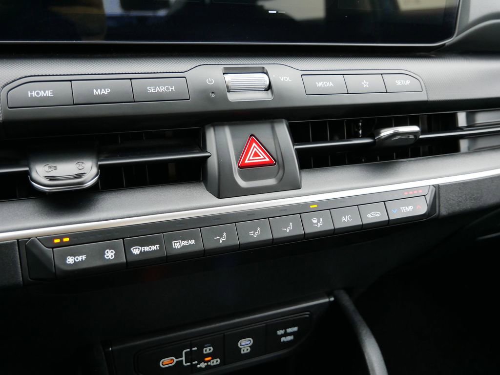 Used 2025 Kia K4 LXS image 19