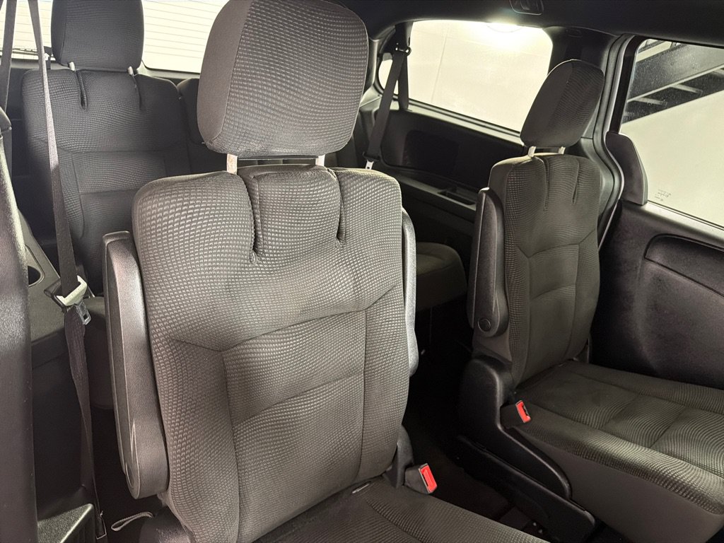 Used 2020 Dodge Grand Caravan SE FWD image 19