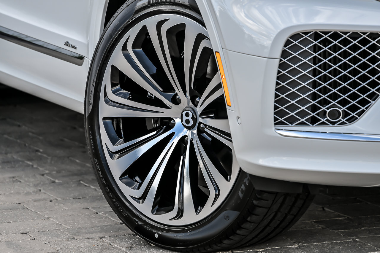 New 2026 Bentley Bentayga AWD/4WD image 3