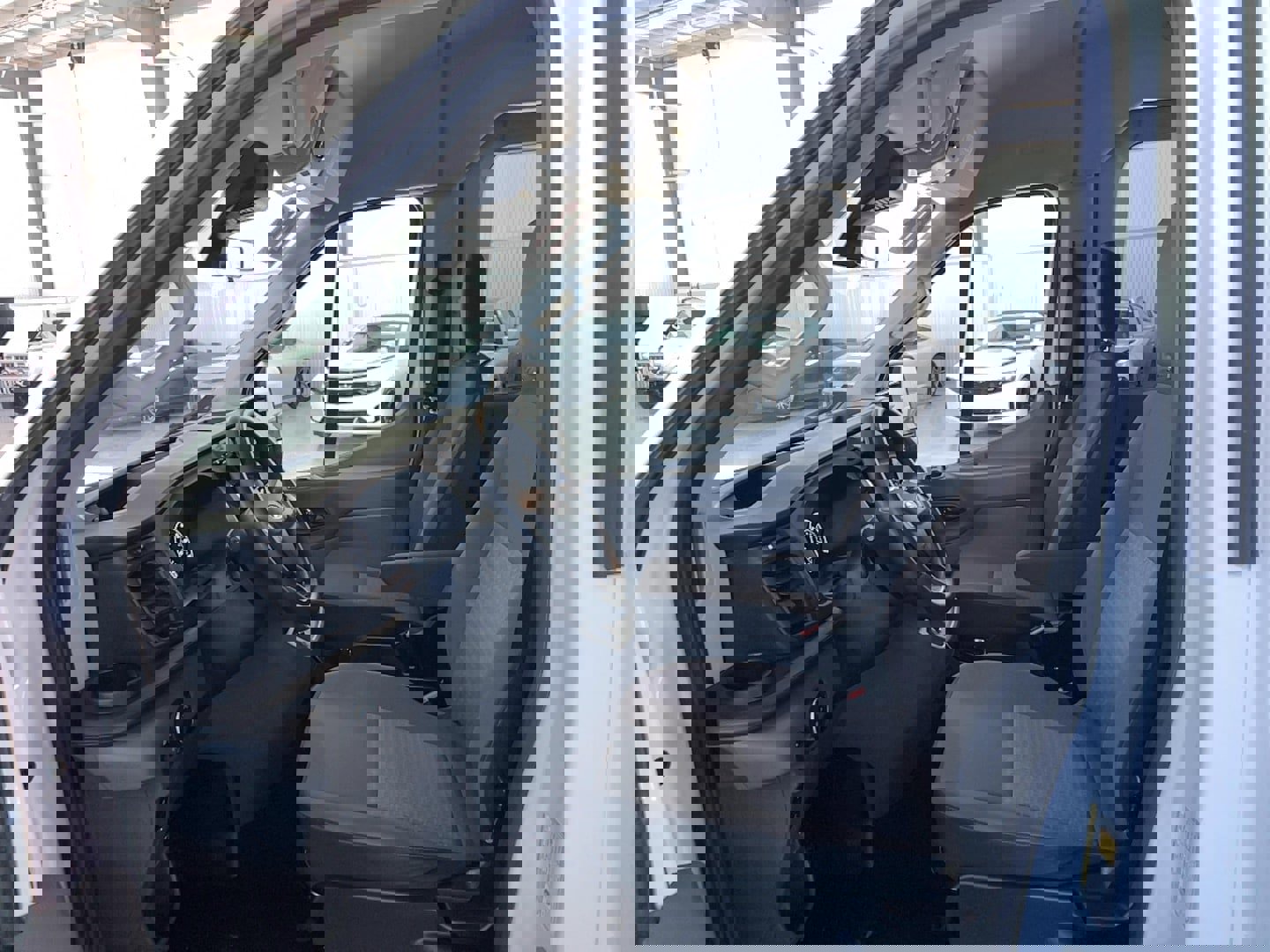 Used 2023 Ford Transit 350 XLT image 10