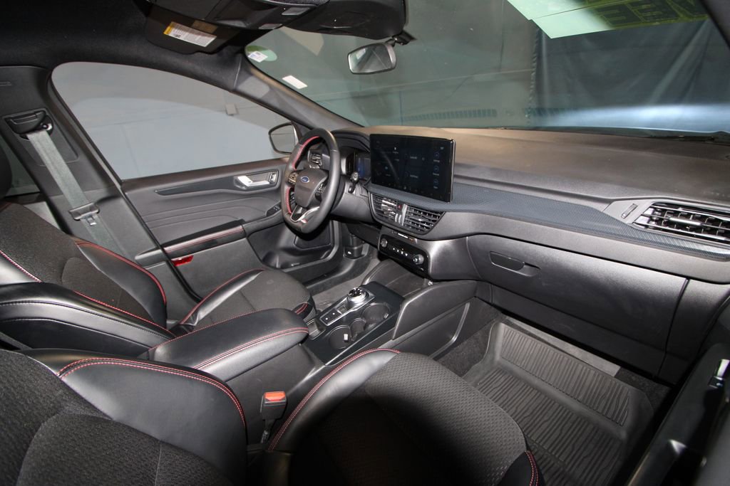 Used 2025 Ford Escape ST-Line w/ Equipment Group 301A image 21