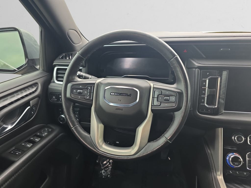 Used 2022 GMC Yukon XL Denali image 14