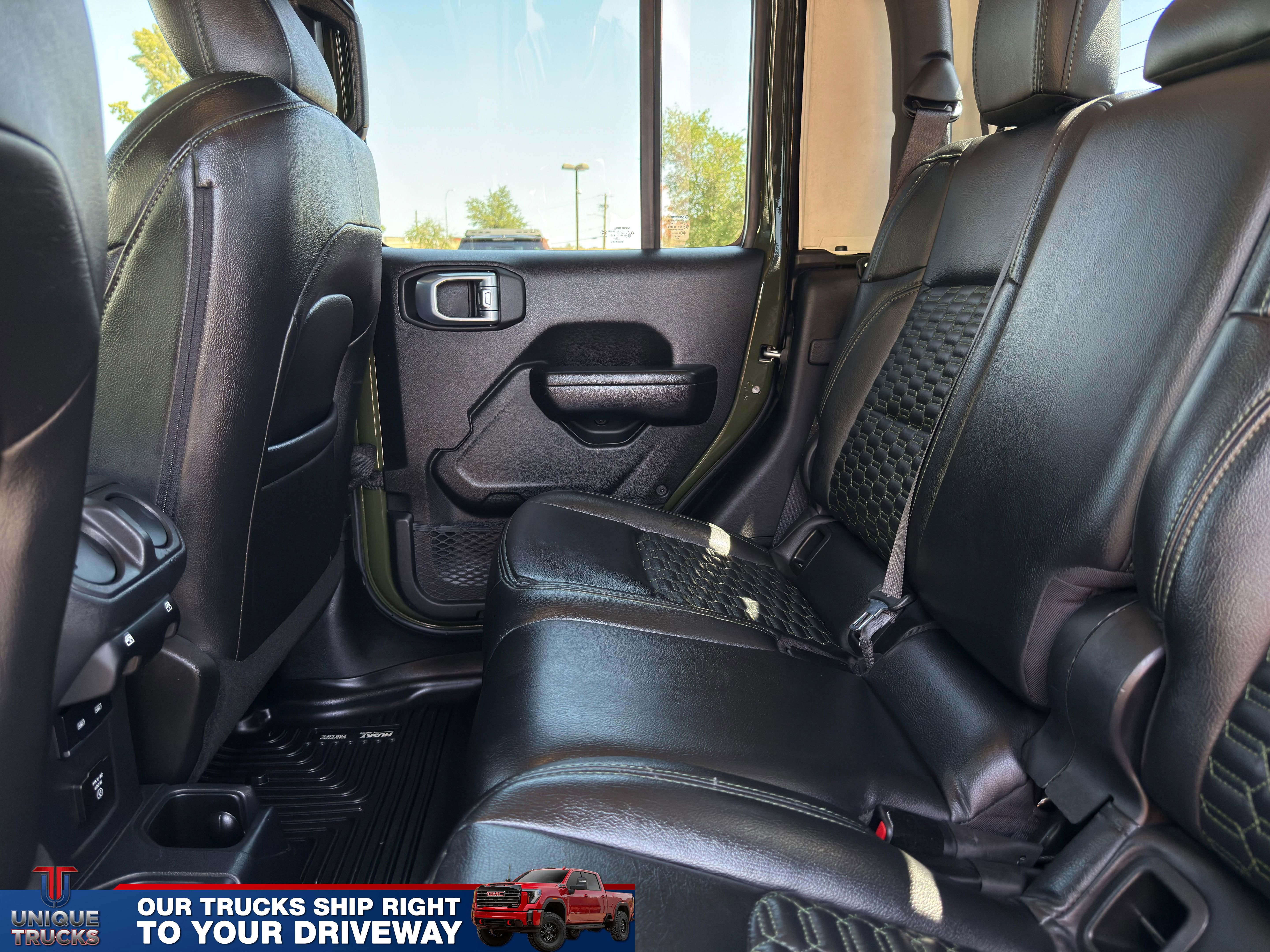 Used 2021 Jeep Gladiator Willys AWD/4WD image 29
