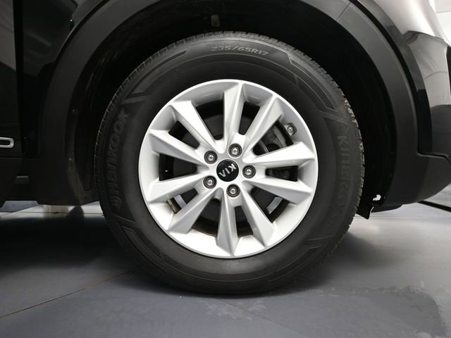 Used 2019 Kia Sorento LX image 14