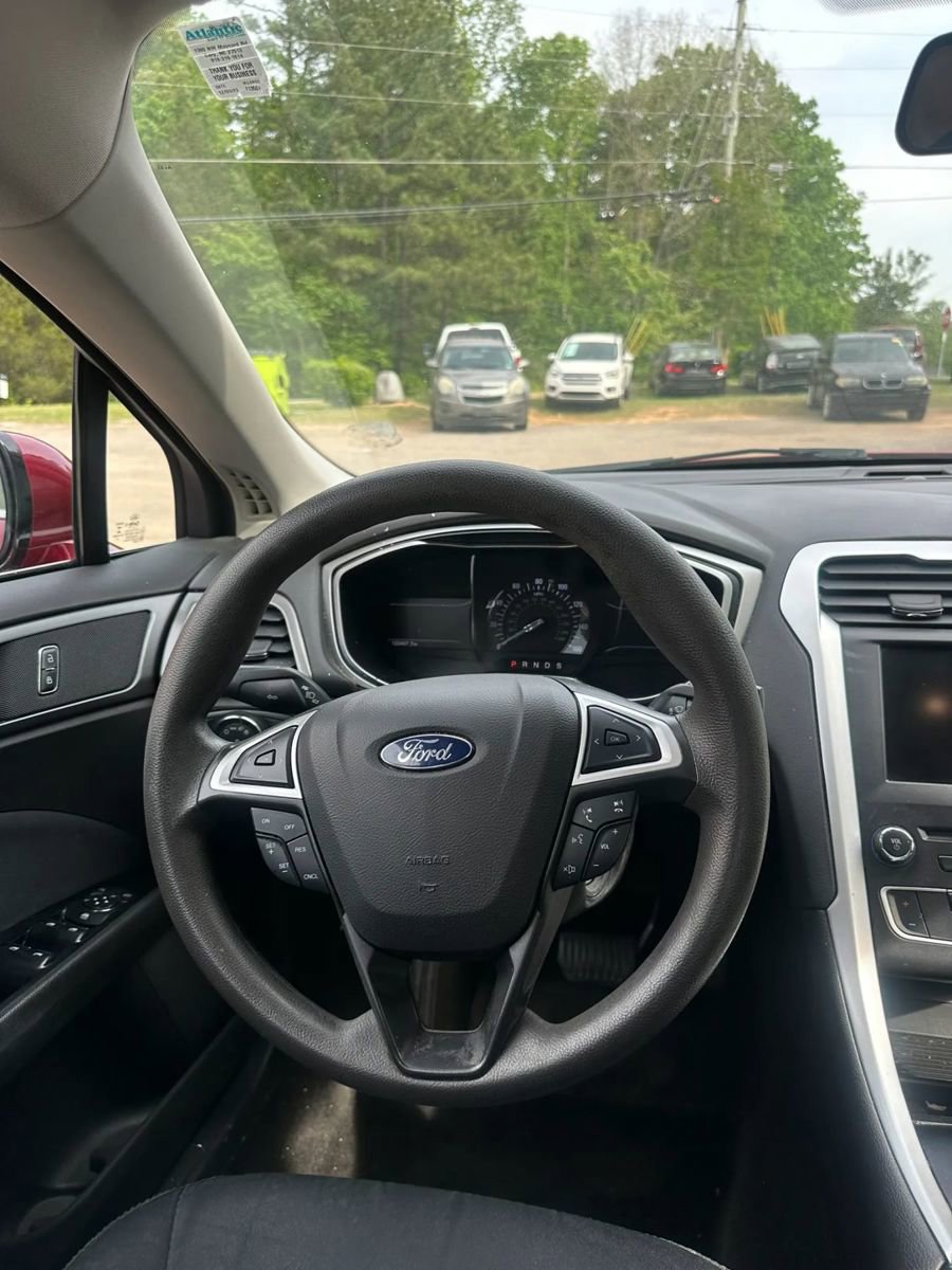 Used 2016 Ford Fusion SE FWD image 17