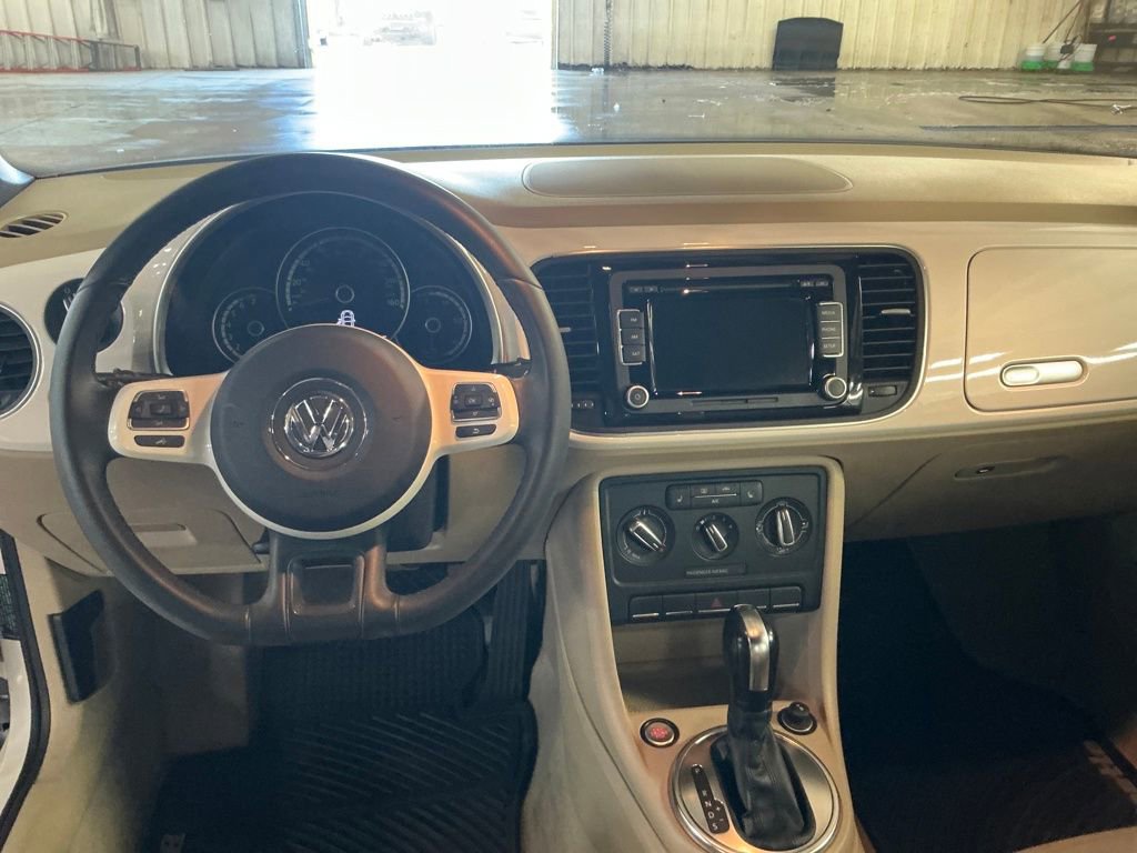 Used 2013 Volkswagen Beetle 2.5 image 18