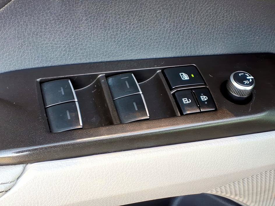Certified 2023 Toyota Camry XLE FWD image 17