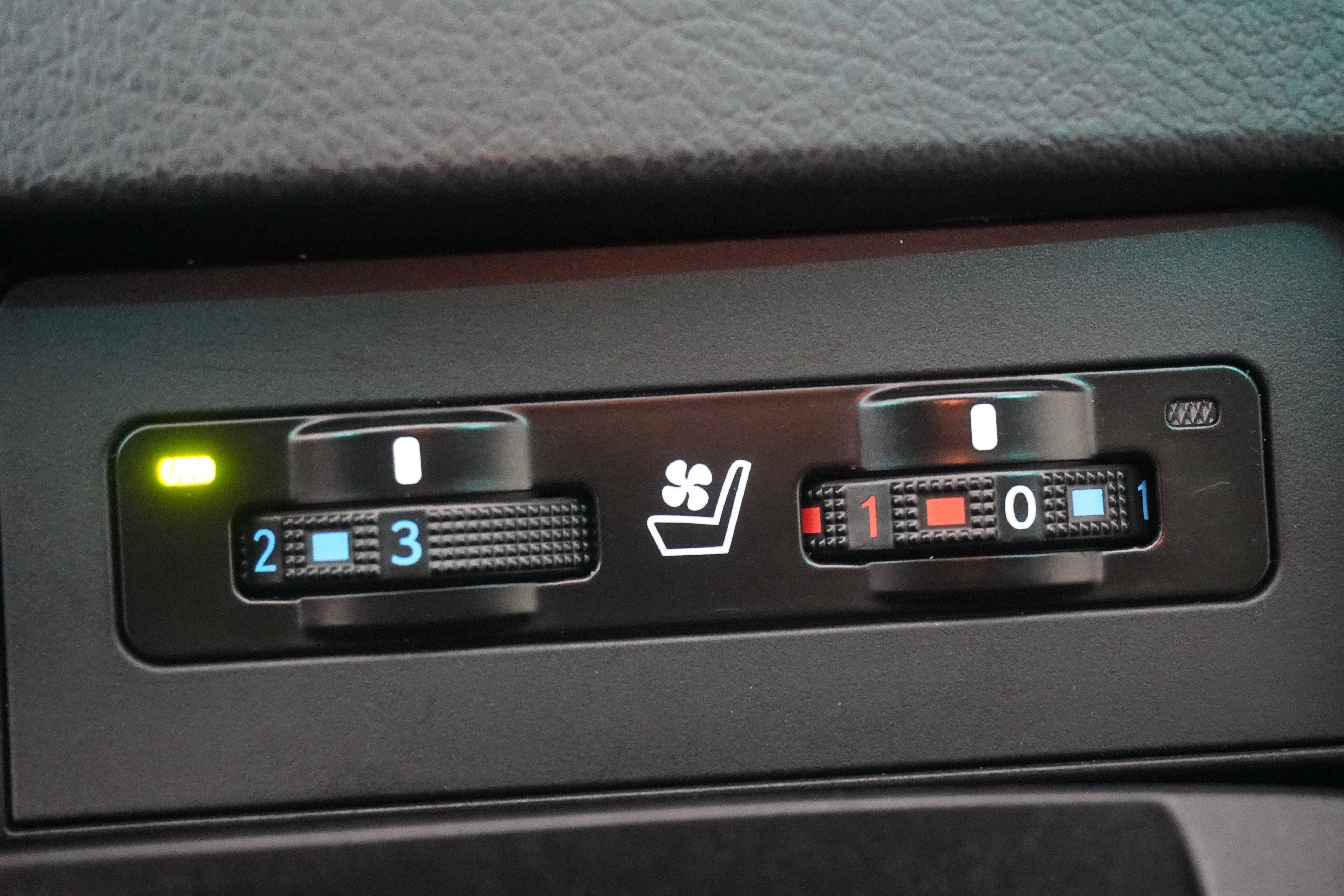 Used 2012 Lexus RX 350 FWD w/ Premium Pkg image 23