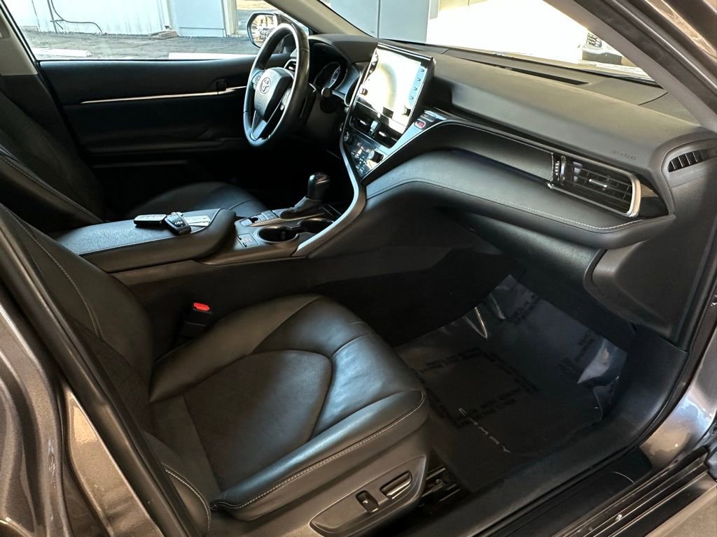 Used 2021 Toyota Camry XSE w/ Cold Weather Package image 16