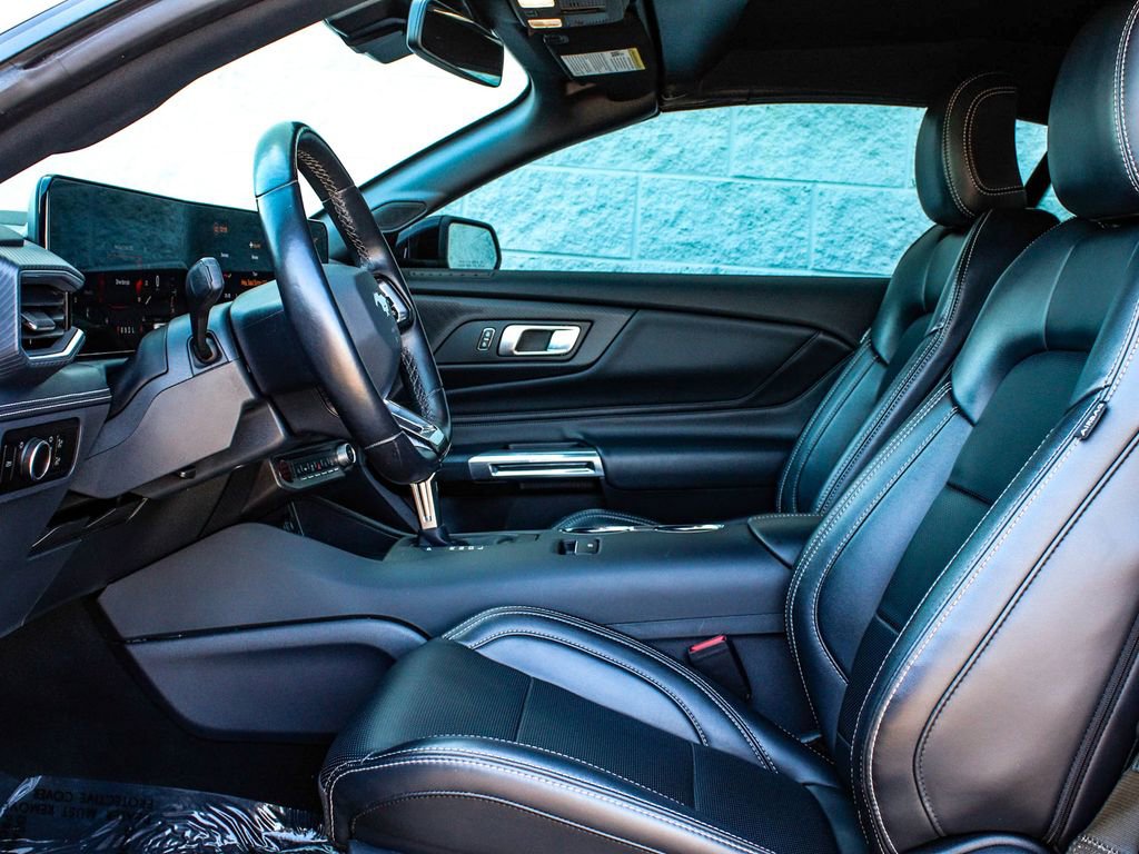 Used 2025 Ford Mustang Premium RWD image 28