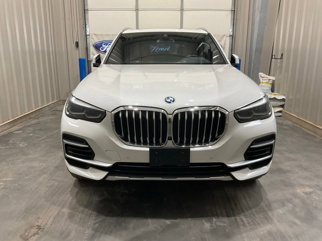 Used 2023 BMW X5 xDrive40i w/ Premium Package image 2