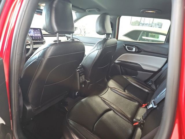 Certified 2024 Jeep Compass Limited image 12