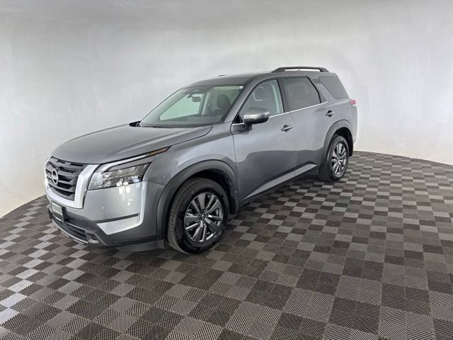 Certified 2025 Nissan Pathfinder SV w/ Cargo Package AWD/4WD image 3