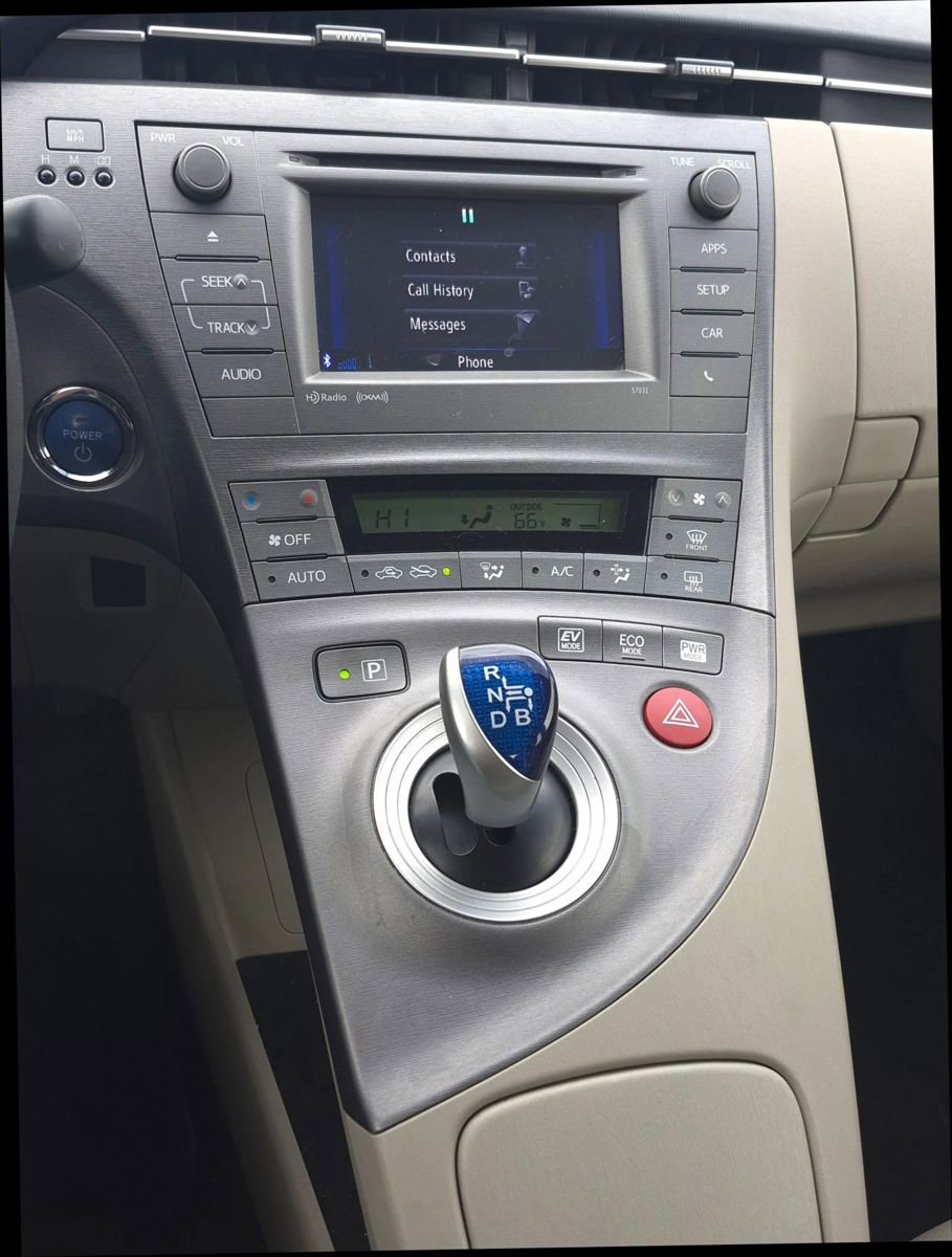 Used 2013 Toyota Prius Three image 9