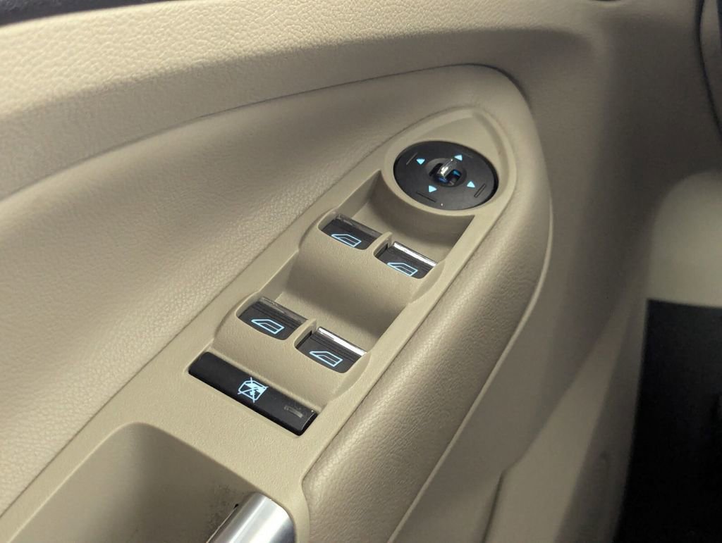 Used 2015 Ford Escape Titanium image 17