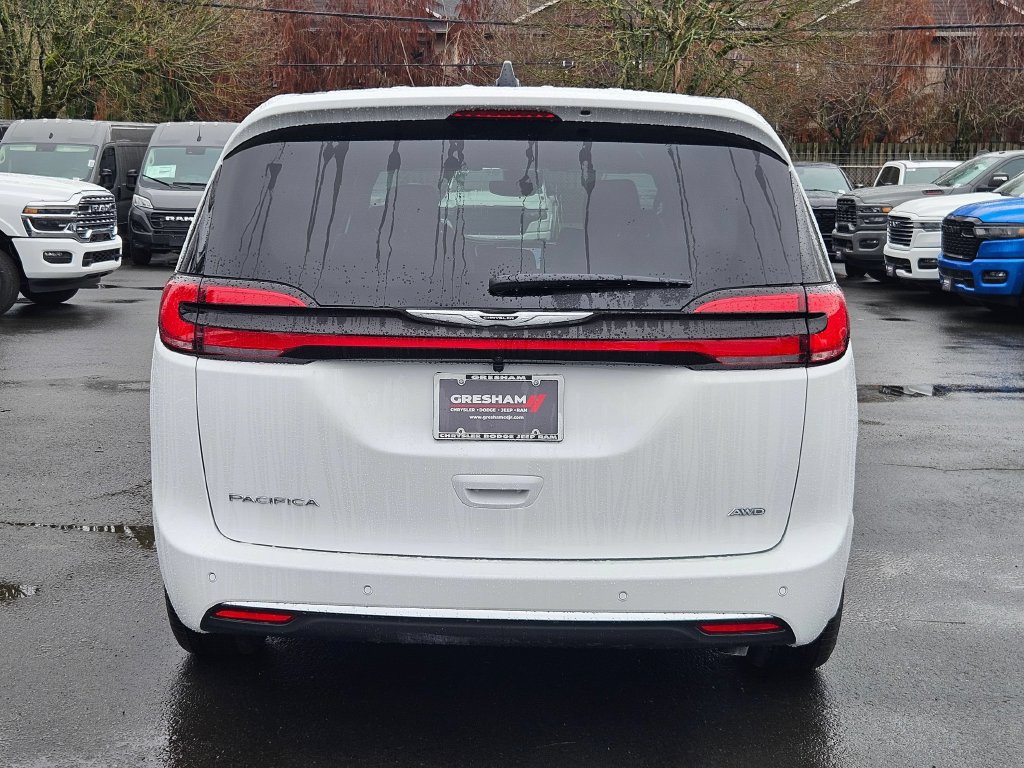 New 2026 Chrysler Pacifica Select AWD/4WD image 6