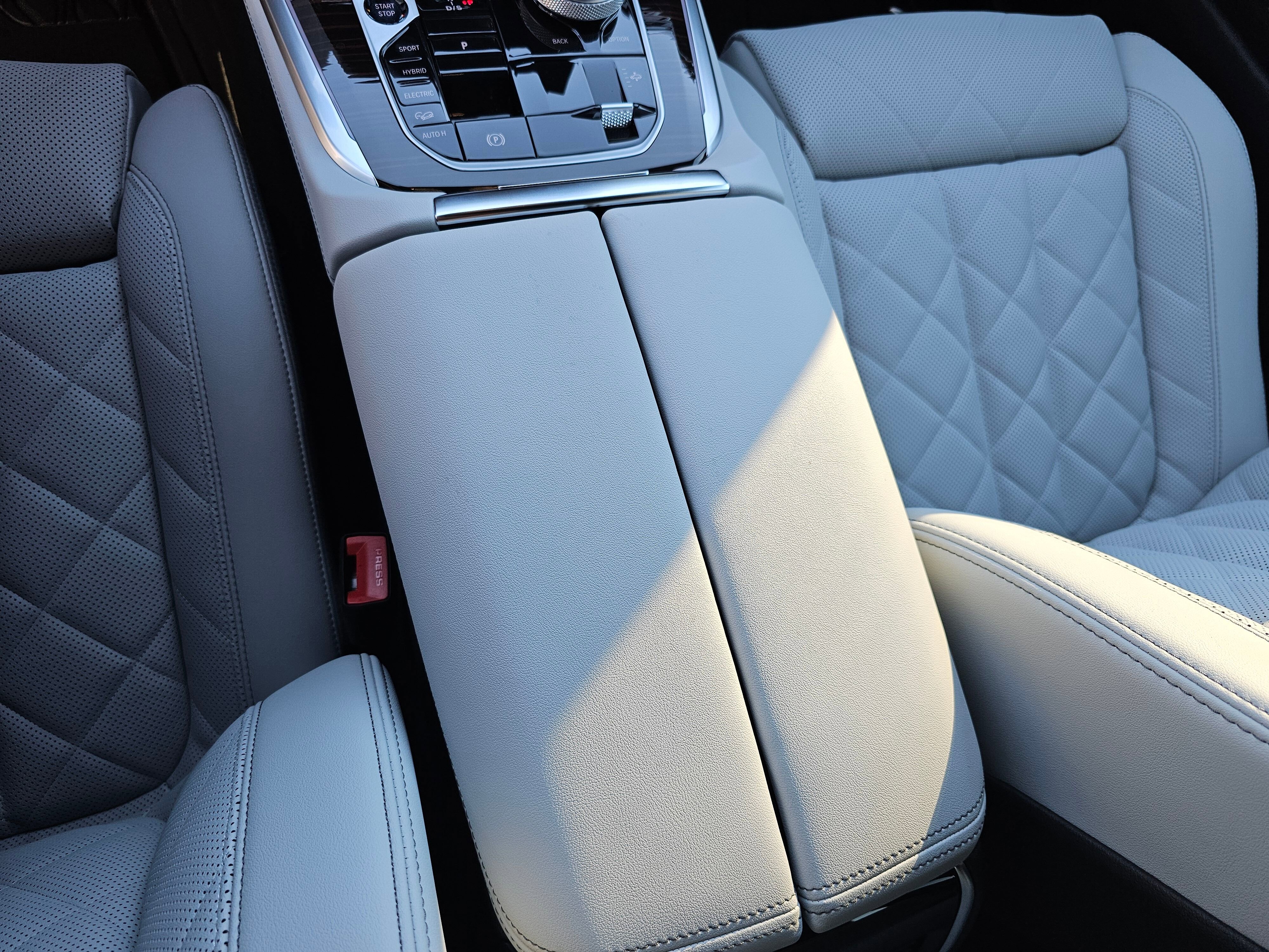 New 2026 BMW X5 xDrive50e w/ Executive Package image 24