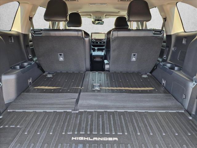 Used 2023 Toyota Highlander Limited AWD/4WD image 6