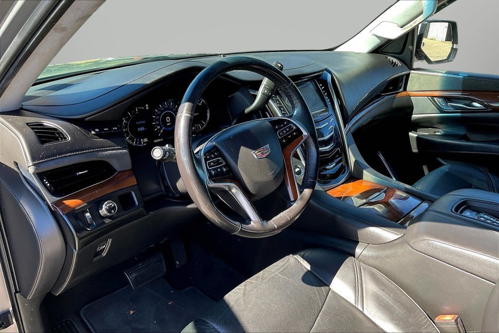 Used 2019 Cadillac Escalade ESV Premium Luxury RWD image 17