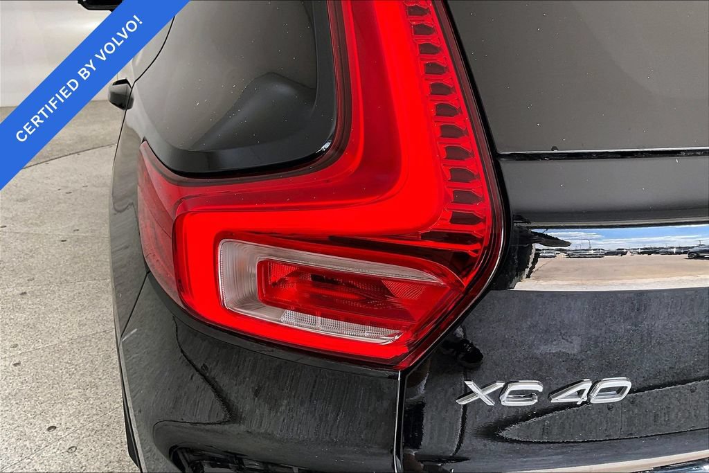 Used 2025 Volvo XC40 B5 Plus AWD/4WD image 32
