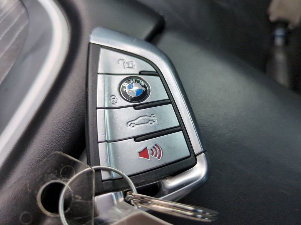 Used 2022 BMW 750i xDrive w/ Executive Package image 39