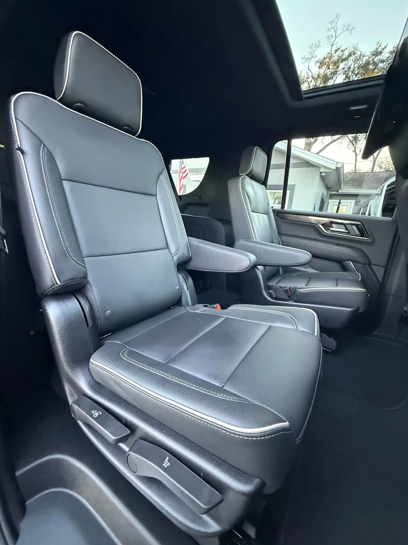 Used 2026 GMC Yukon XL Elevation w/ Elevation Premium Package AWD/4WD image 18