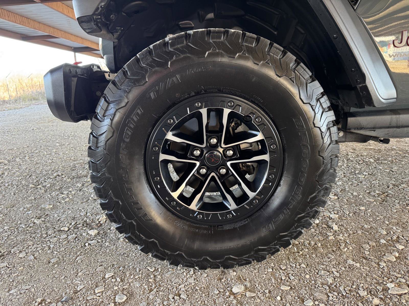 Used 2024 Jeep Wrangler Rubicon w/ XTREMEE 35" Tire Package image 42