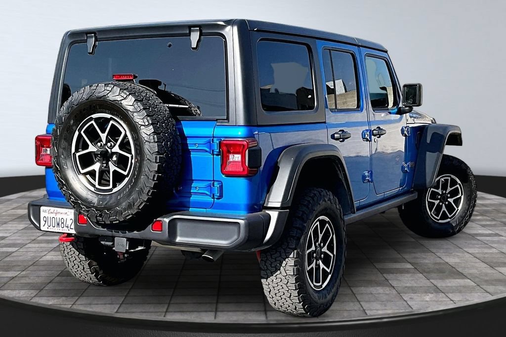 Used 2025 Jeep Wrangler Unlimited Rubicon w/ Convenience Group AWD/4WD image 22