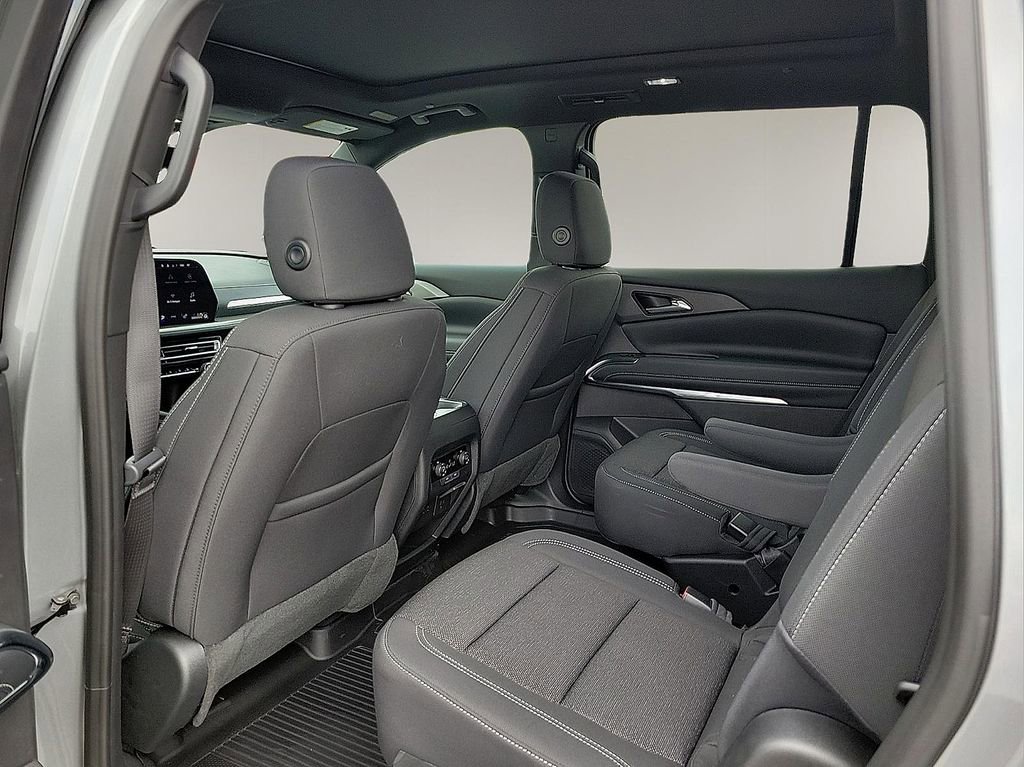 New 2026 Chevrolet Traverse LT w/ Sun and Wheel Package FWD image 11