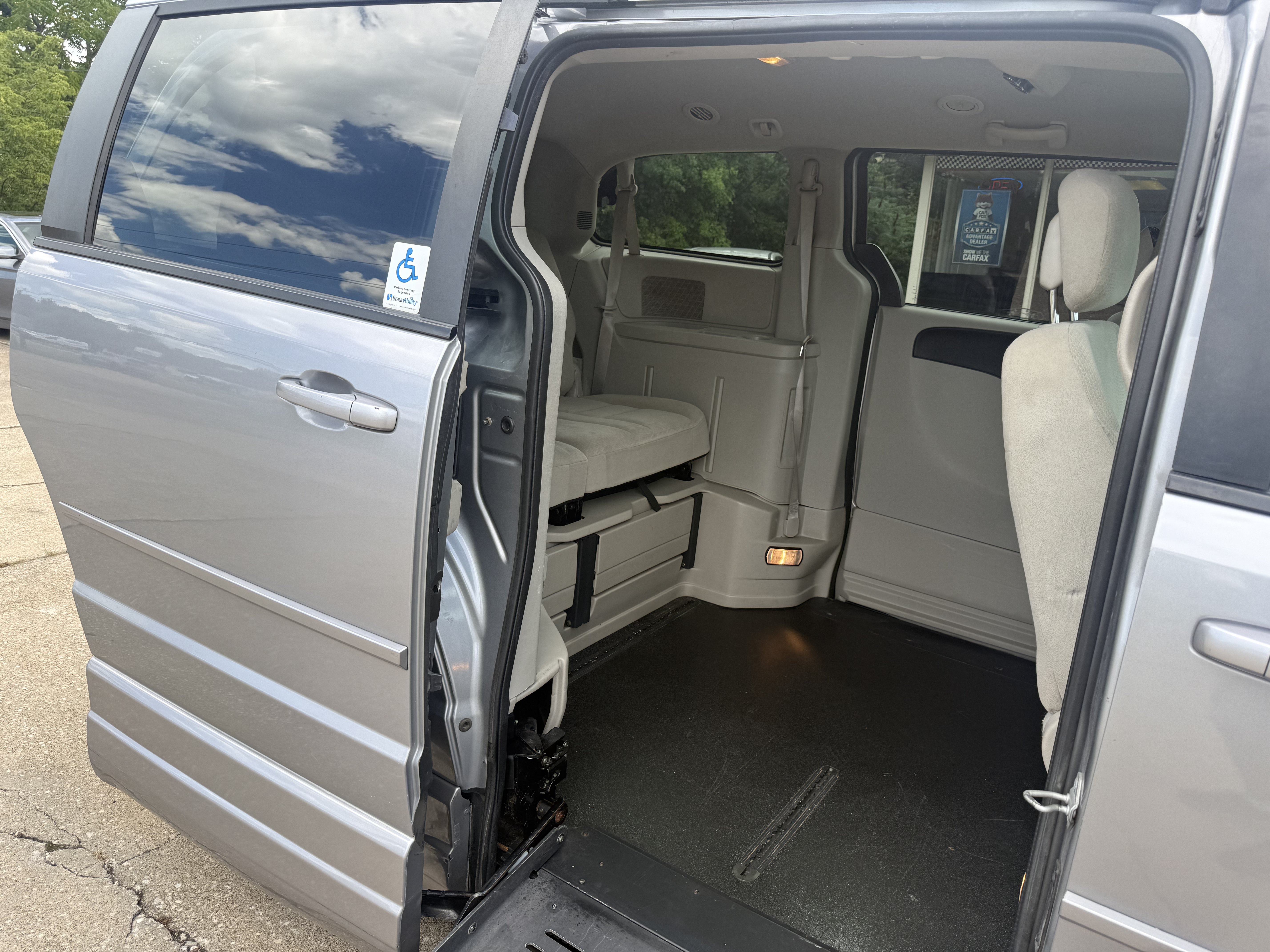 Used 2015 Dodge Grand Caravan SE w/ Quick Order Package 29E SE FWD image 29