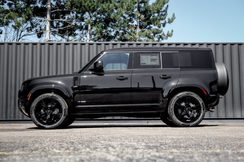 New 2026 Land Rover Defender 110 X-Dynamic SE AWD/4WD image 3
