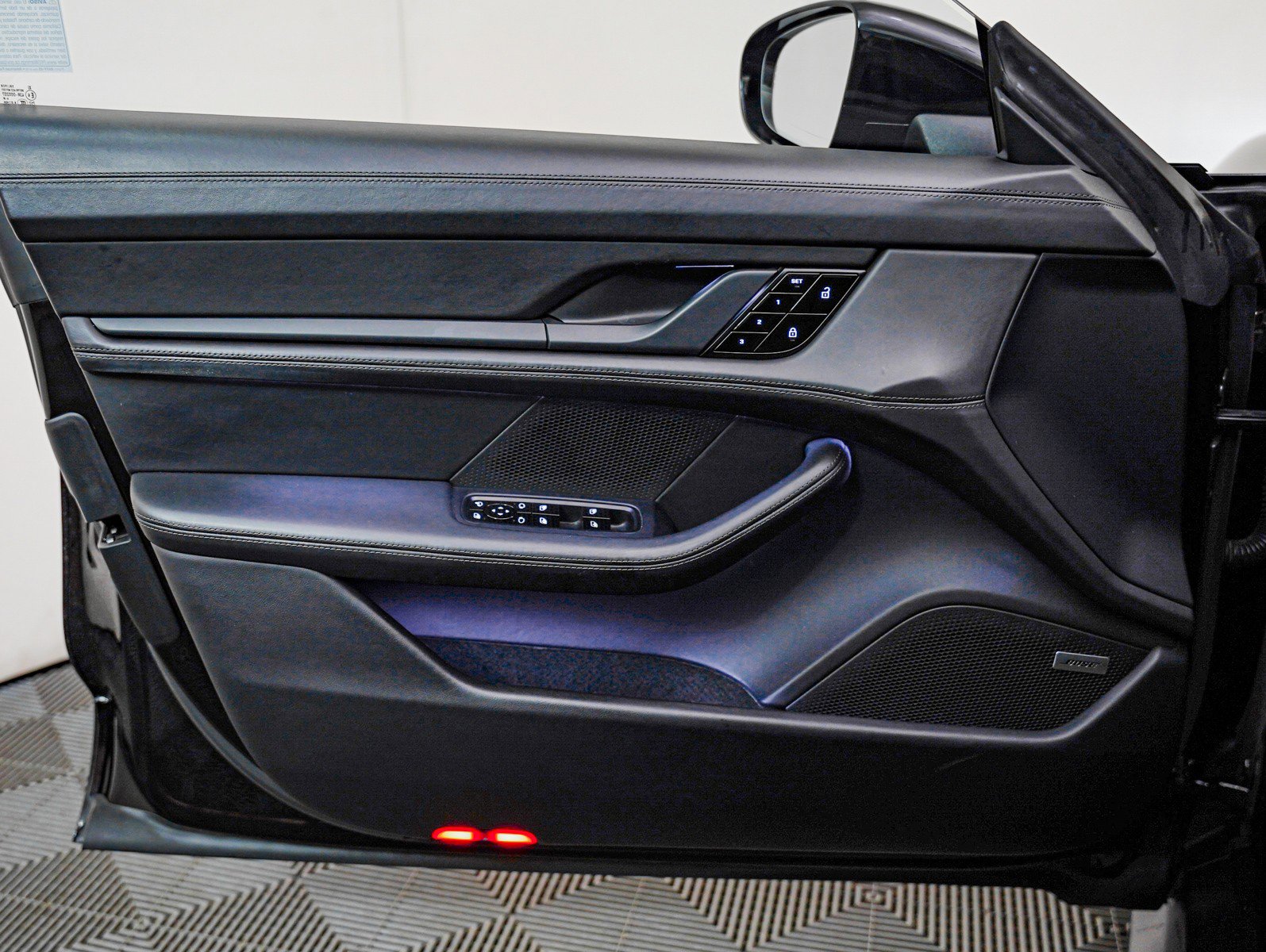 Certified 2021 Porsche Taycan Turbo image 25