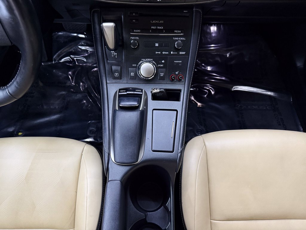 Used 2014 Lexus CT 200h image 26