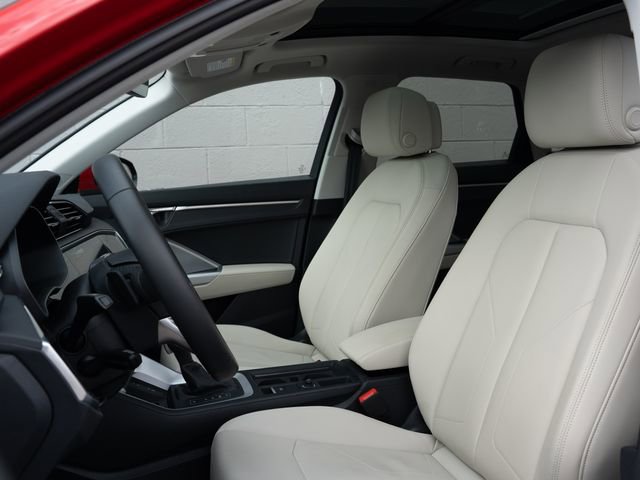 Used 2025 Audi Q3 2.0T Premium w/ Convenience Package image 5