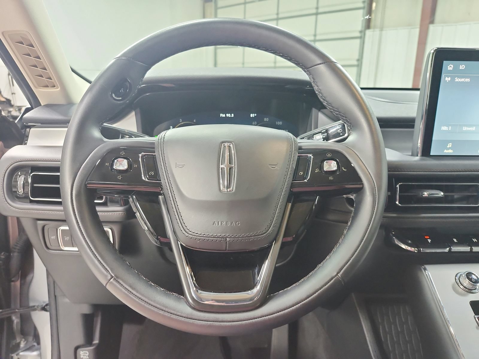 Used 2023 Lincoln Aviator AWD w/ Premium Package image 23
