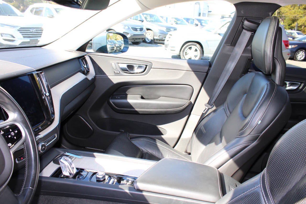 Used 2018 Volvo XC60 T8 Inscription w/ Luxury Seat Package AWD/4WD image 14