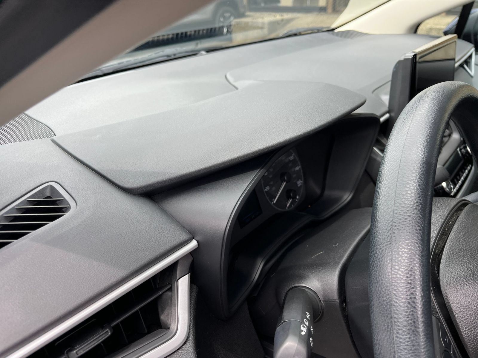 Used 2025 Toyota Corolla LE FWD image 34