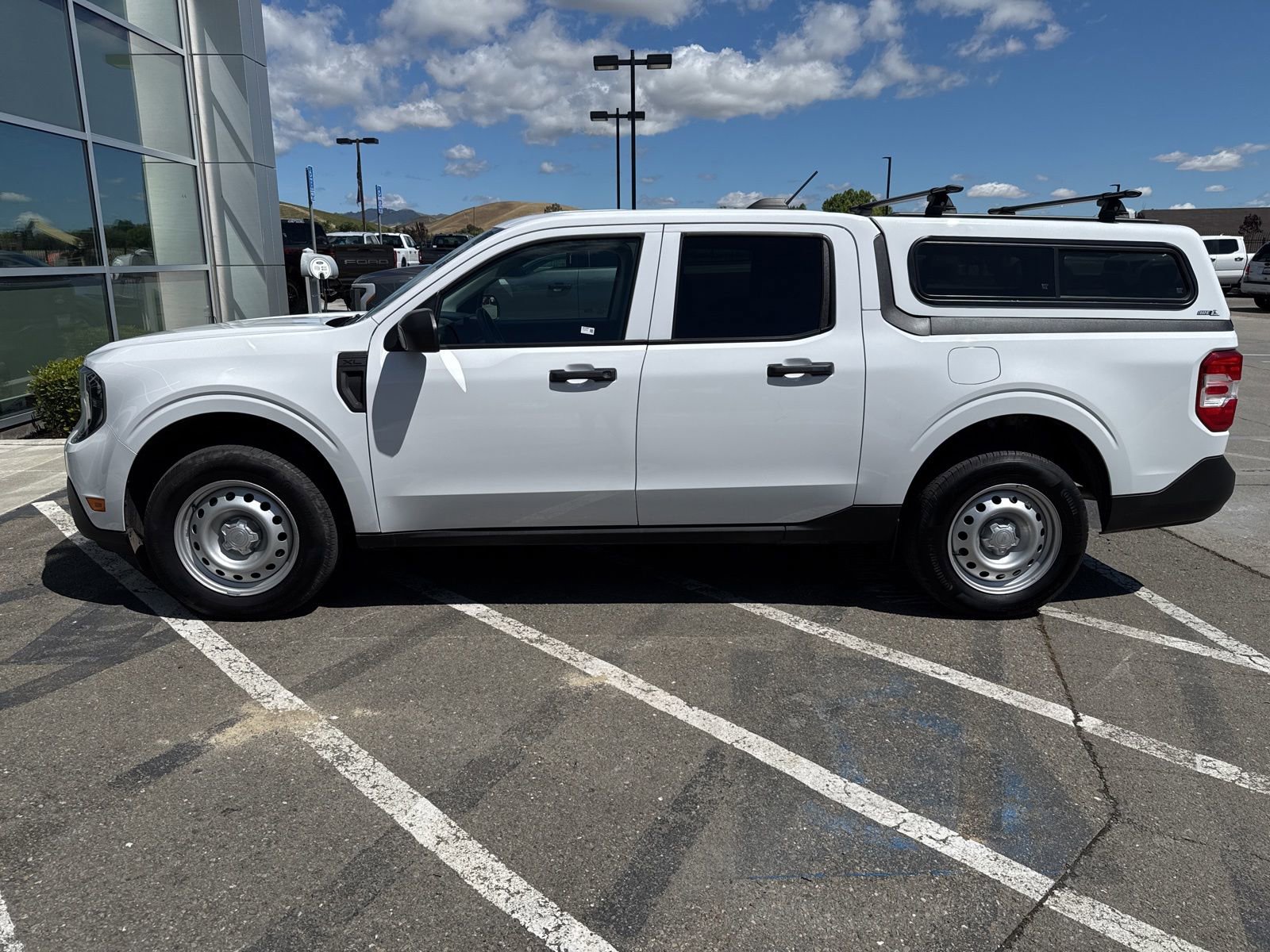 Used 2025 Ford Maverick XL FWD image 2