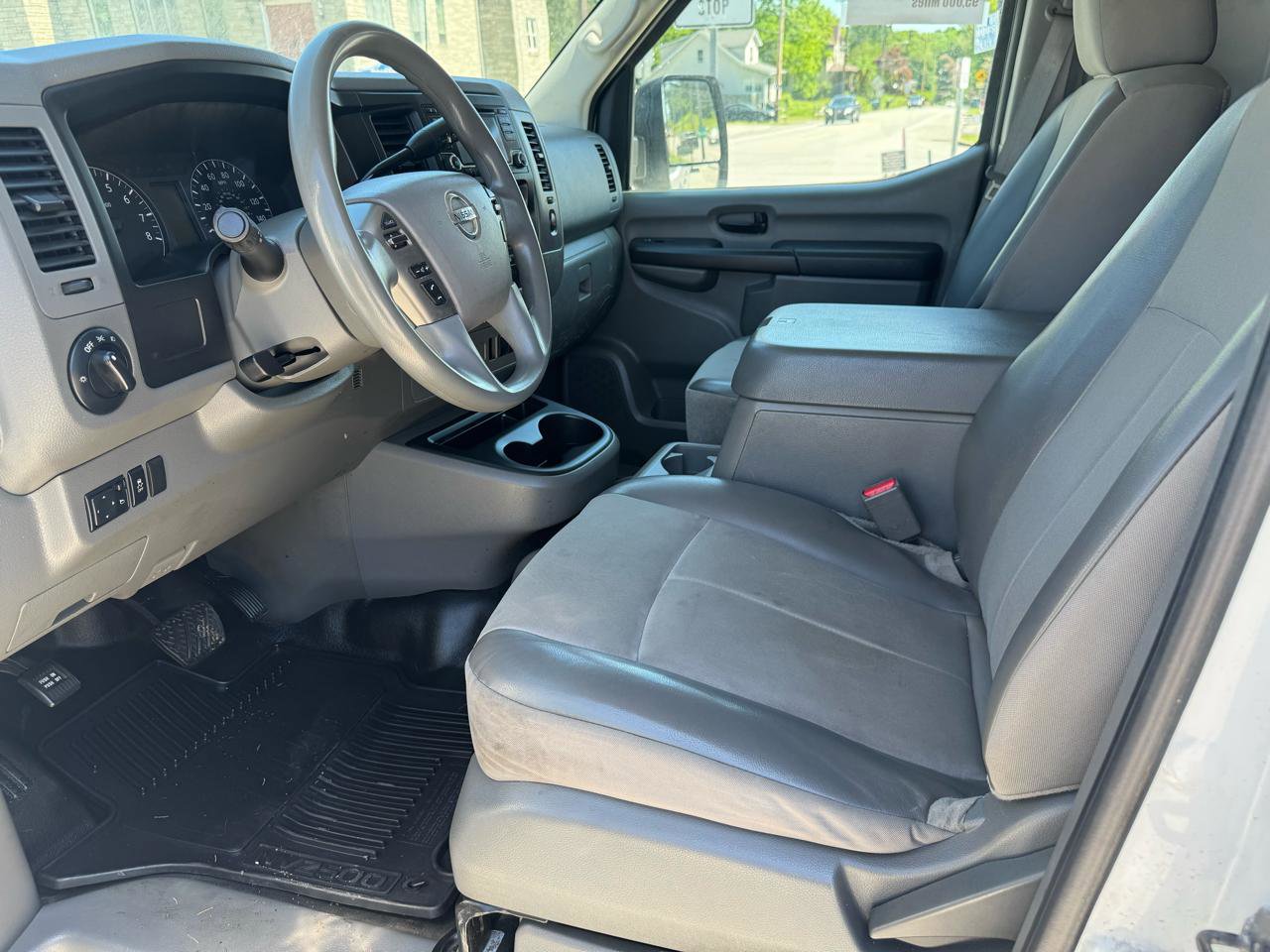 Used 2018 Nissan NV 2500 SV RWD image 14