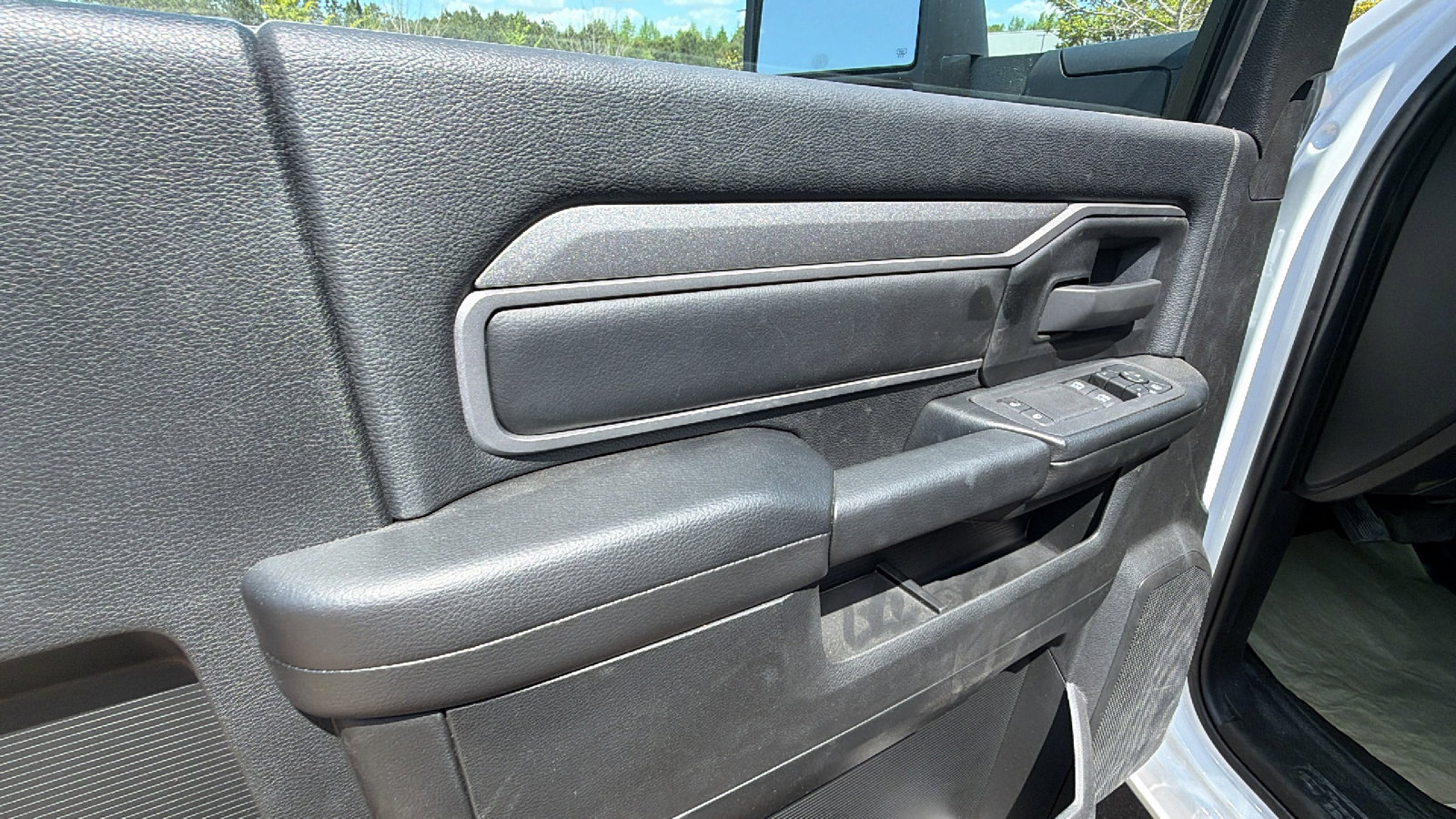 New 2026 RAM 5500 Tradesman w/ Chrome Appearance Group image 17