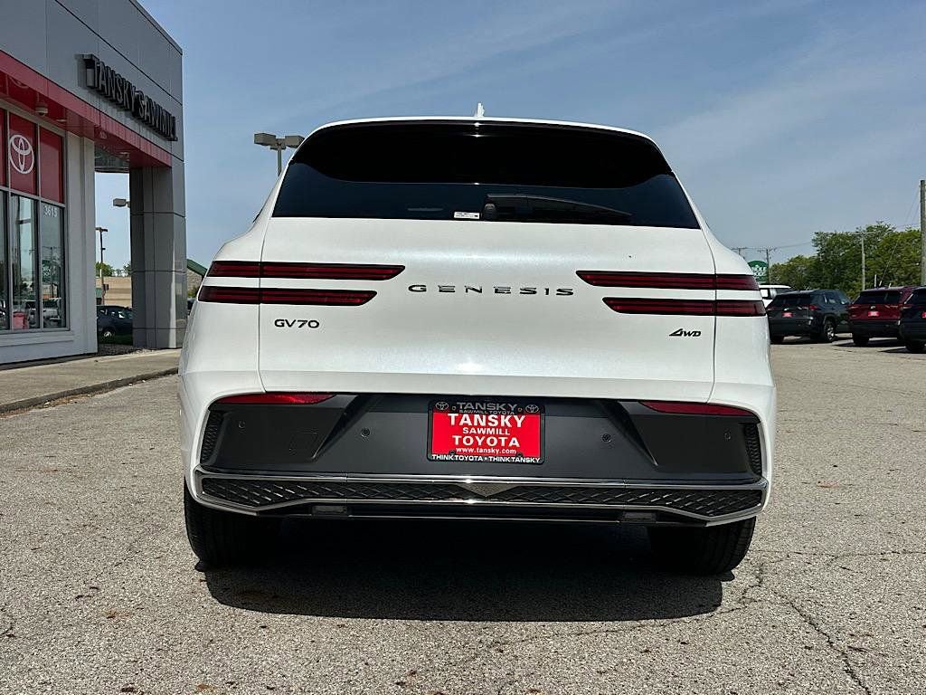 Used 2026 Genesis GV70 2.5T Advanced AWD/4WD image 4