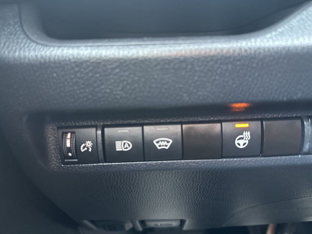 Used 2023 Toyota RAV4 XLE image 28