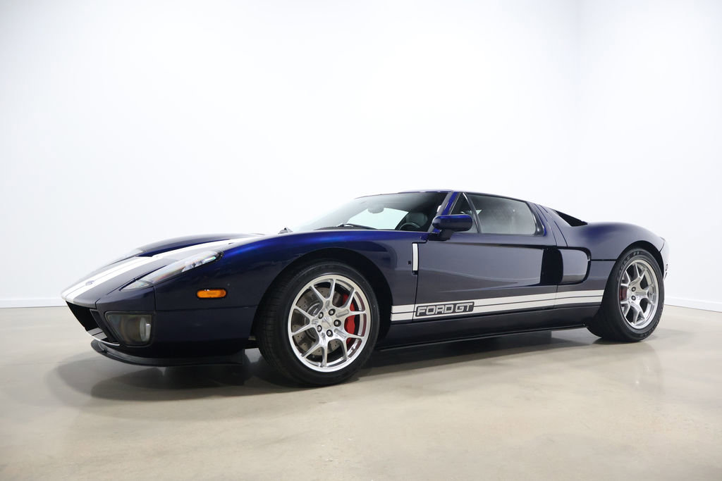 Used 2006 Ford GT RWD image 11