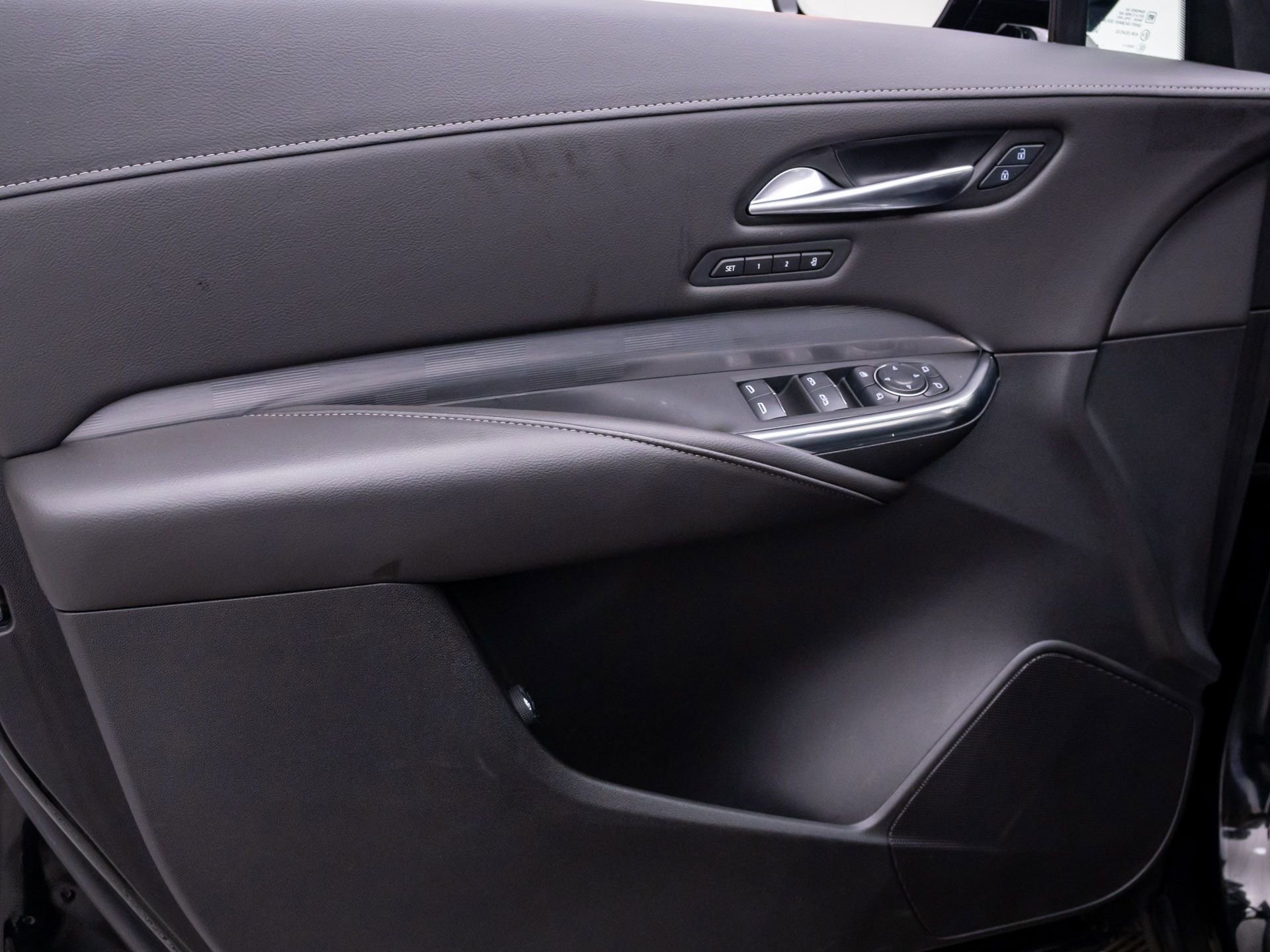 Certified 2025 Cadillac XT4 Premium Luxury AWD/4WD image 15