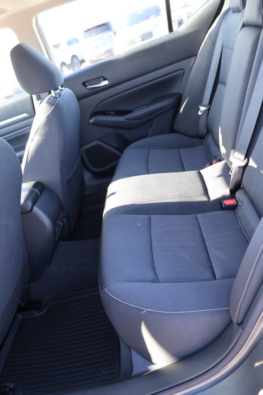 Used 2022 Nissan Altima 2.5 SV w/ SV Premium Package AWD/4WD image 17